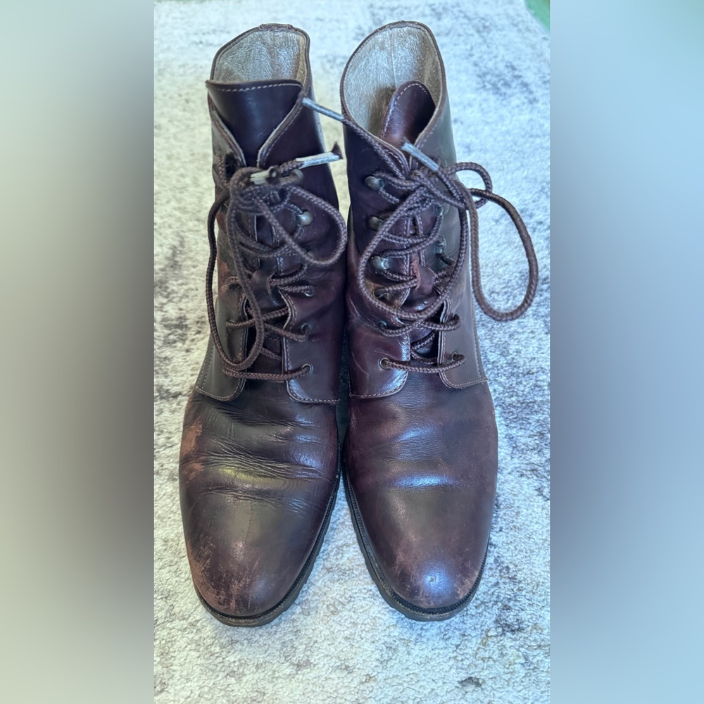 Vintage 90s Joan & David Italian Leather Lace-Up Boots Women’s 8.5–9 Vibram